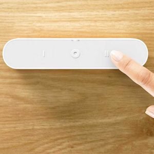 Remote control for motorised venetian blind.